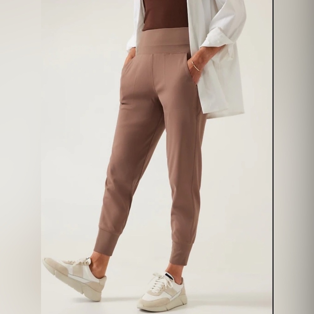 NWT Athleta Joggers XL